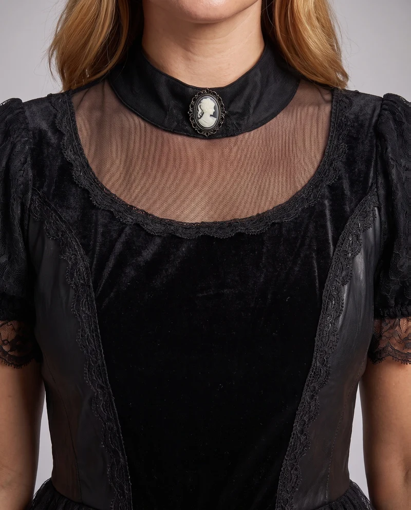 Damen Elegantes Gothic-Kleid mit Spitzen- und Tüllakzenten Nord Taschen