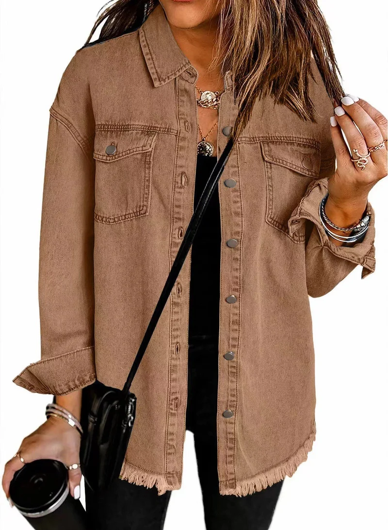 Damen Denim Overshirt mit fransigem Saum und Brusttaschen Avellé