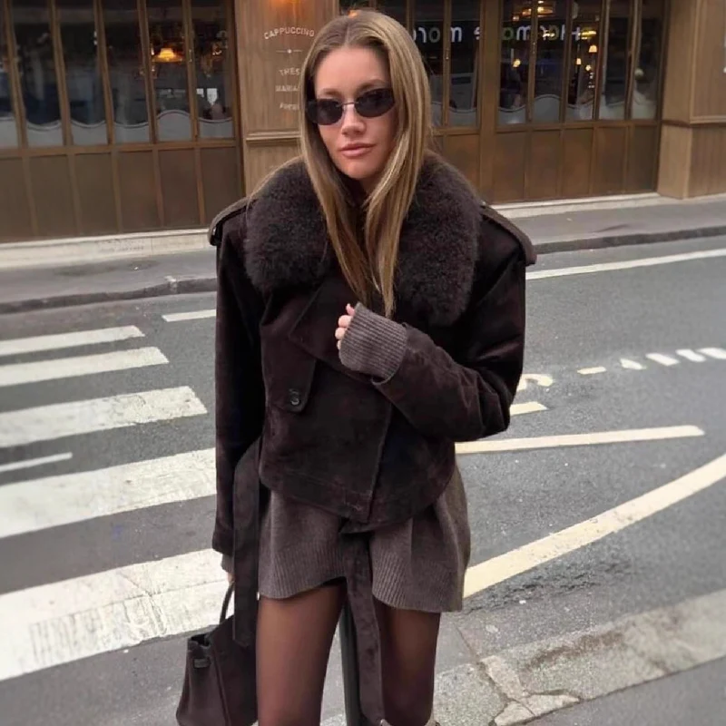 Damen Cropped-Motorjacke aus Wildlederoptik mit voluminösem Teddykragen Nord Taschen