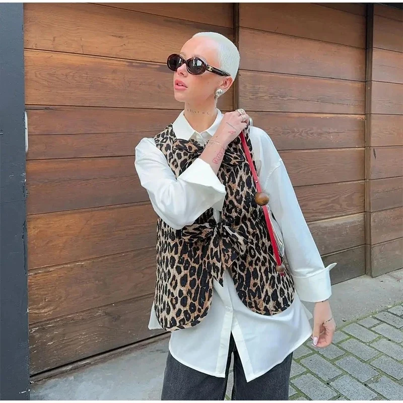 Damen Ärmellose Leoparden-Print-Weste mit Bindeschleifen und strukturierter Oberfläche Nord Taschen