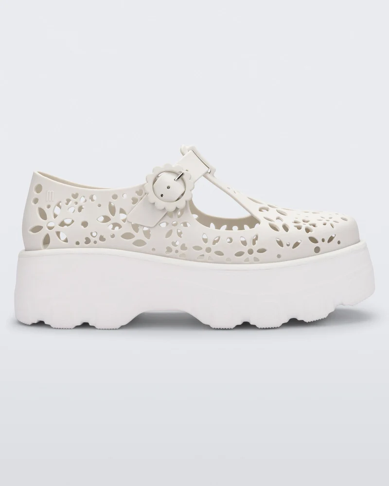 Kick Off Lace