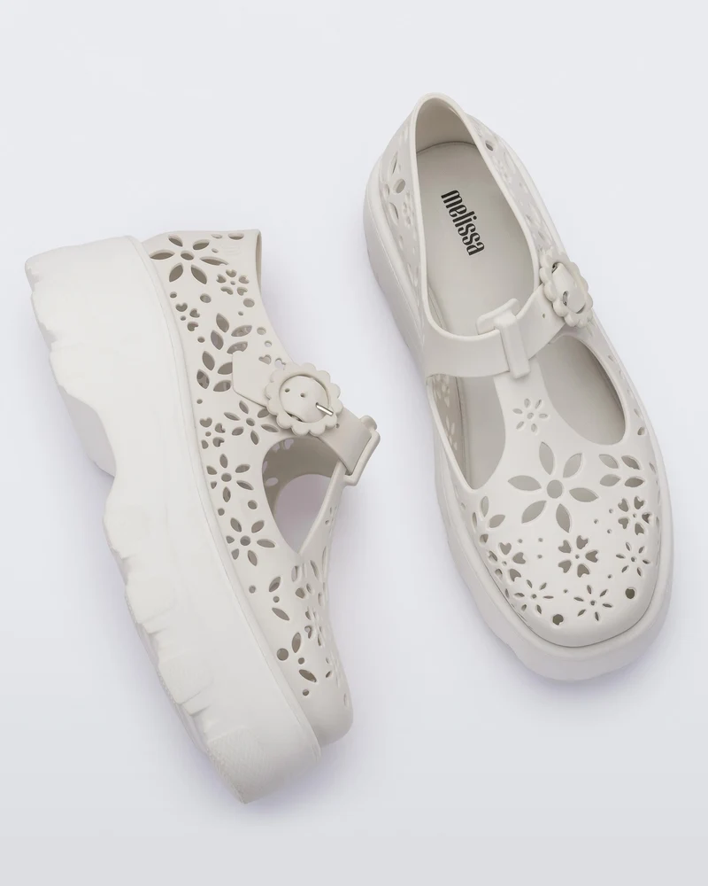 Kick Off Lace