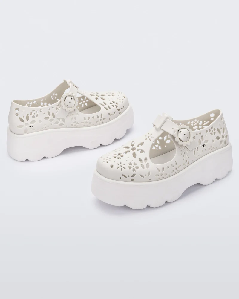 Kick Off Lace