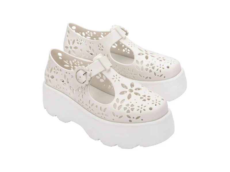 Kick Off Lace