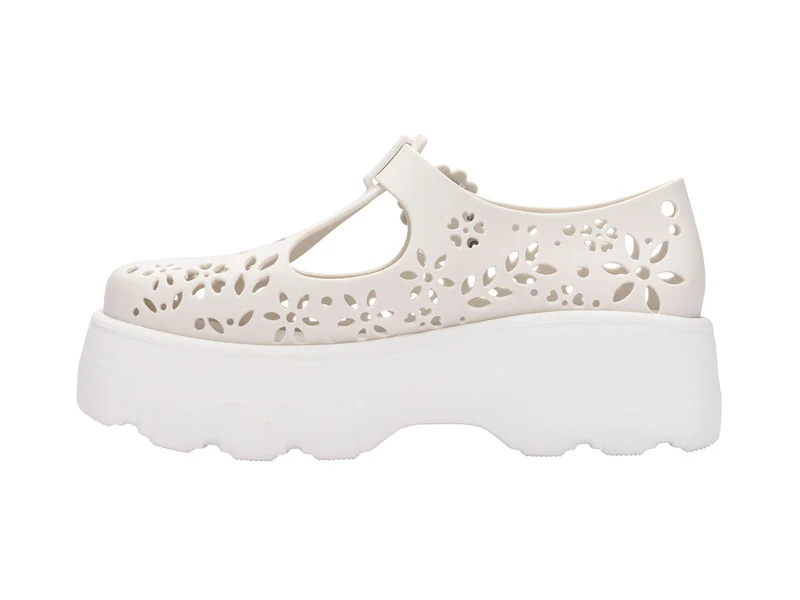 Kick Off Lace
