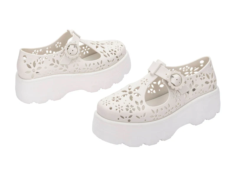 Kick Off Lace