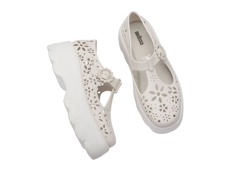 Kick Off Lace