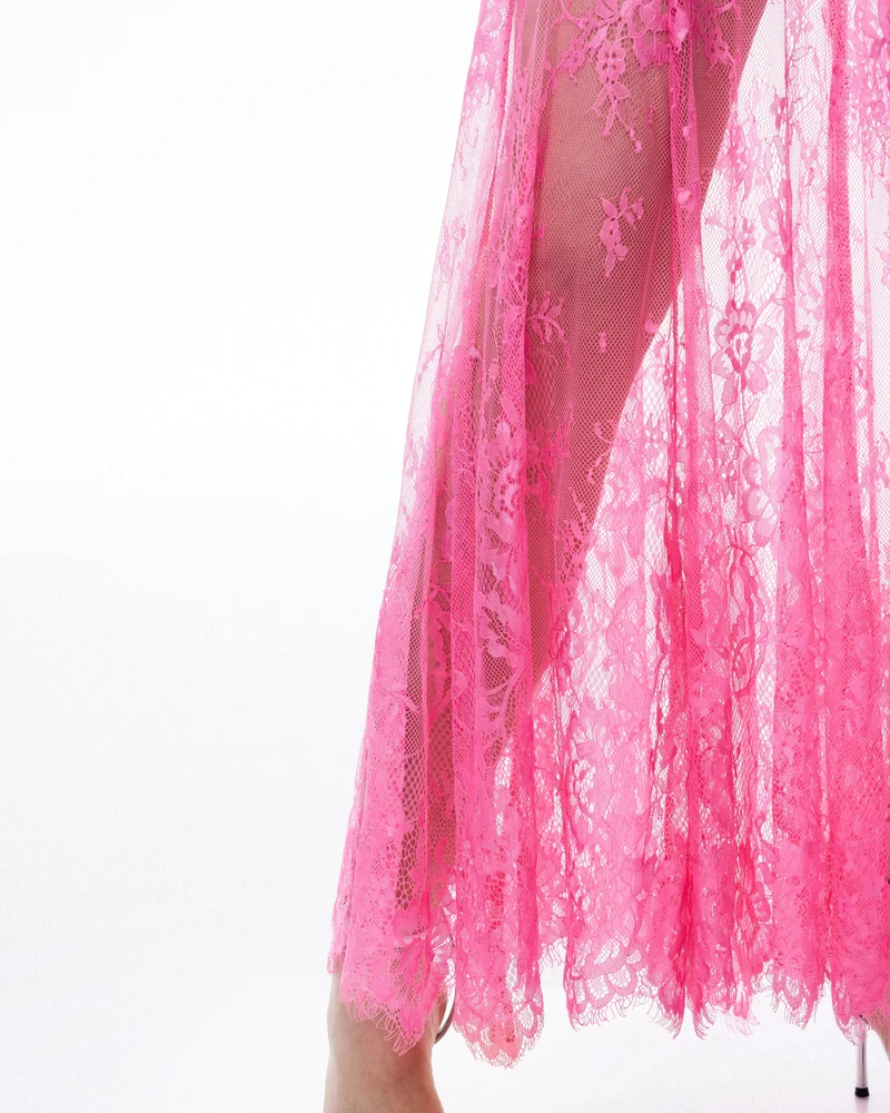 Evadne Kleid aus floraler Spitze – Rosa