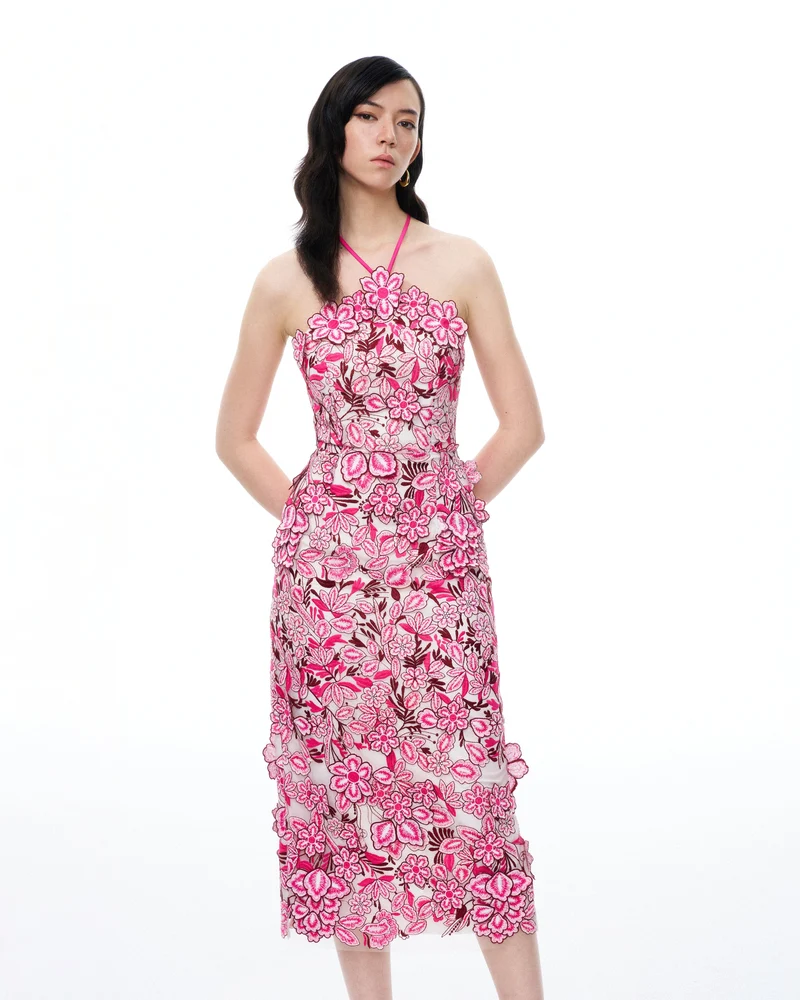 Fiora Besticktes Maxikleid mit Blumen und Neckholder – Rosenrot