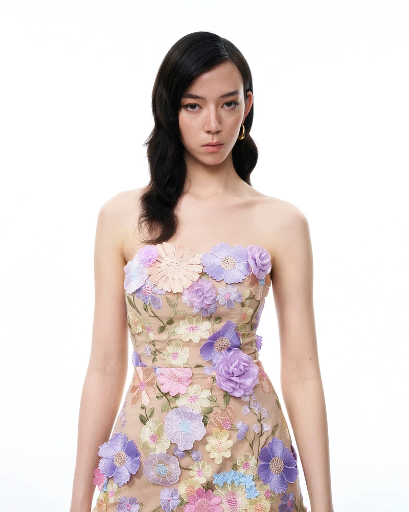 Amelie Besticktes Minikleid mit Blumen – Pastellfarben Mehrfarbig