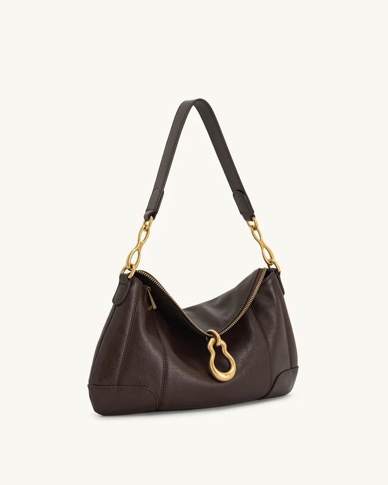 Jayla Schultertasche mit Metallanhänger-Verzierung – Dunkelbraun