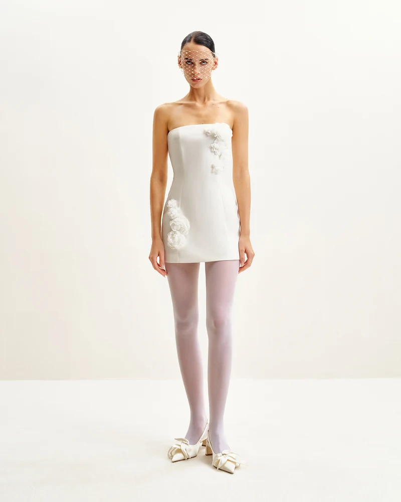 Blühende Eleganz Trägerloses Kleid - Weiß