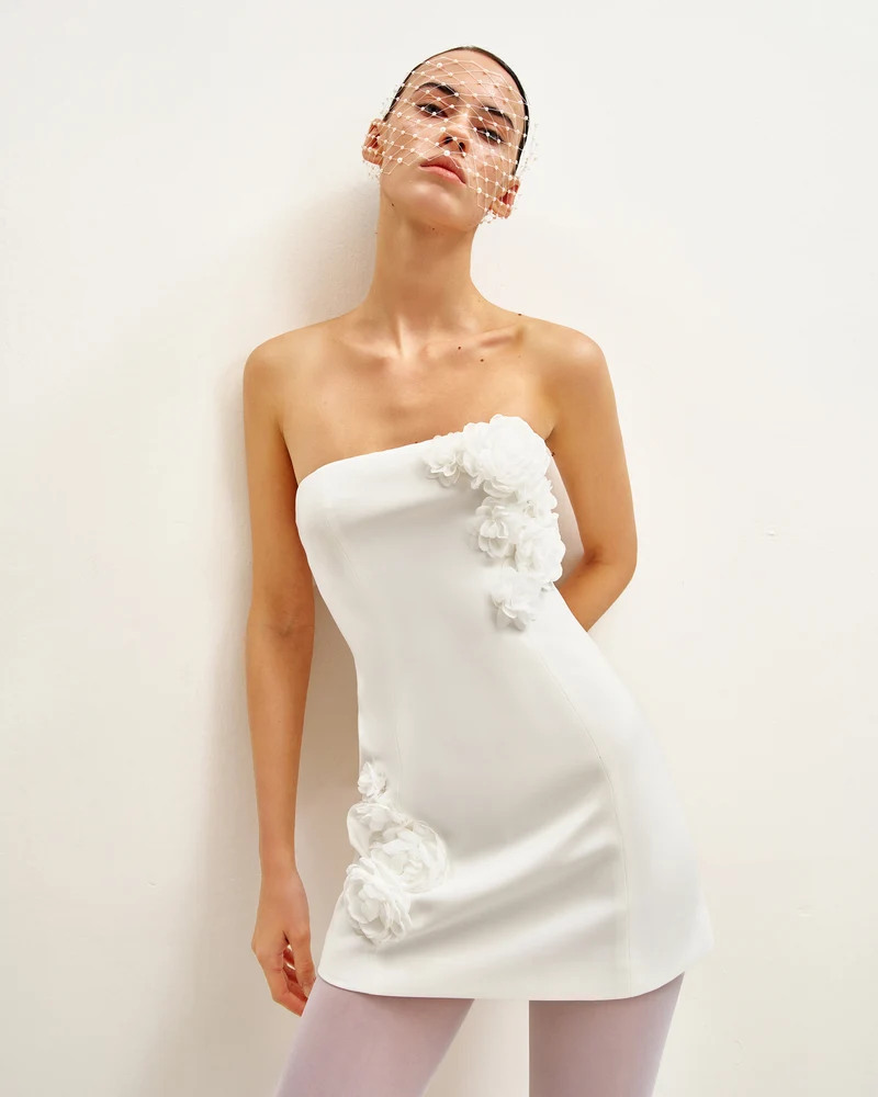 Blühende Eleganz Trägerloses Kleid - Weiß