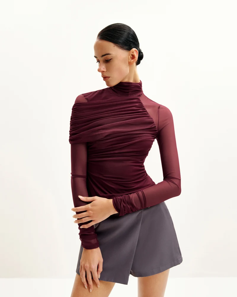 Ella Durchsichtiges Rüschen-Turtleneck-Top - Burgunderrot