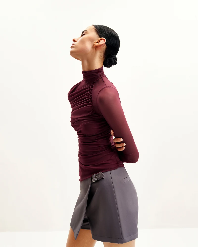 Ella Durchsichtiges Rüschen-Turtleneck-Top - Burgunderrot