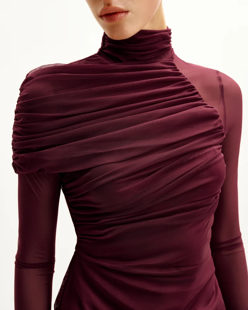 Ella Durchsichtiges Rüschen-Turtleneck-Top - Burgunderrot