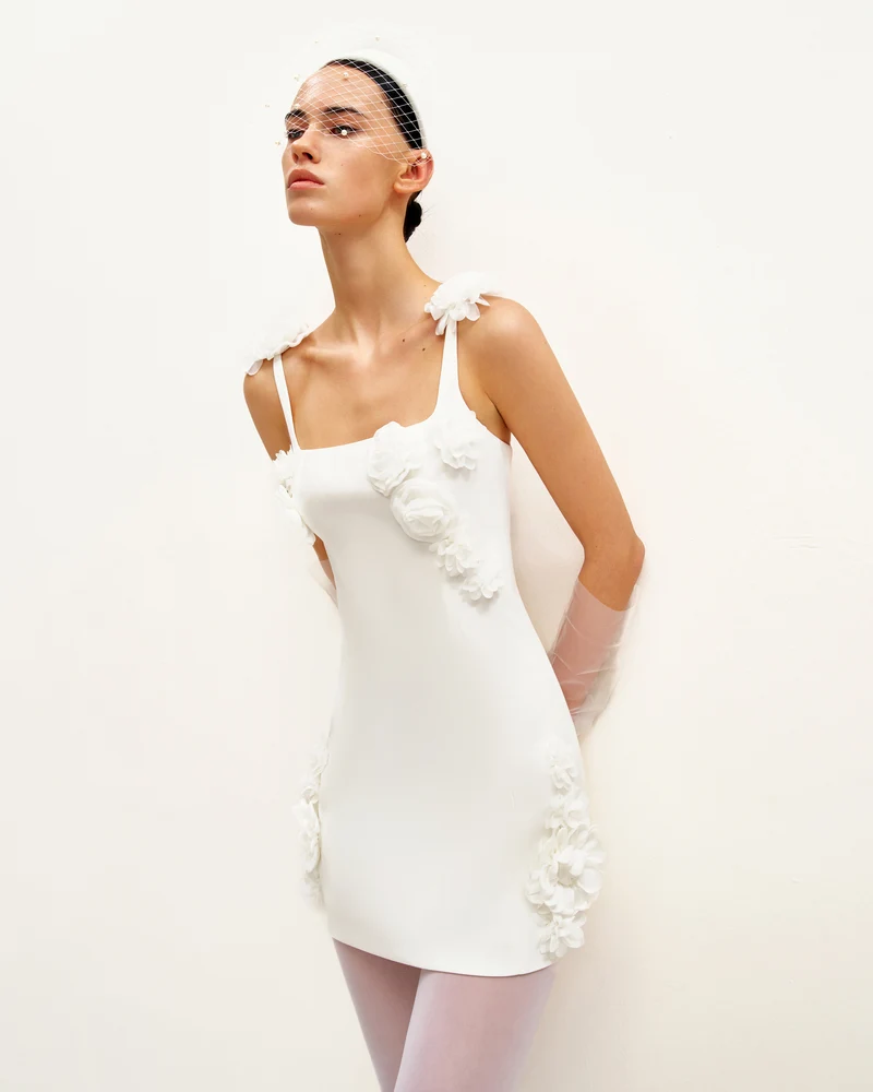 Elaina Weißes Mini-Kleid mit Rosetten-Applikation - Weiß