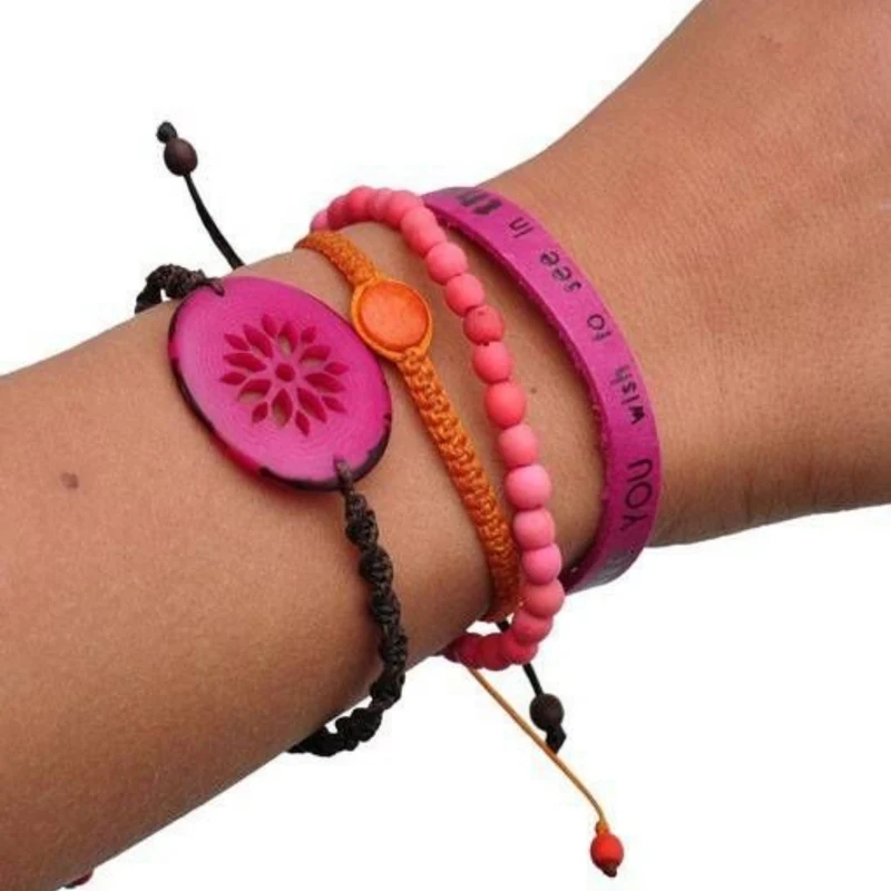 MoreThanHip Set aus 4 handgefertigten Armbändern "Colombianas"