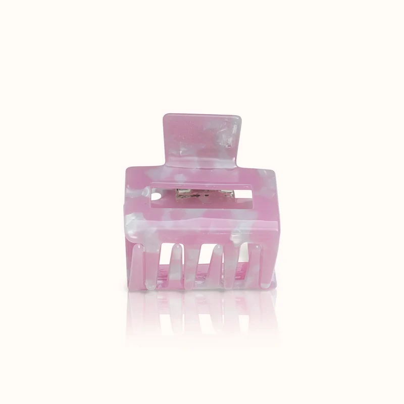 by Vivi Haarklammer "Square"