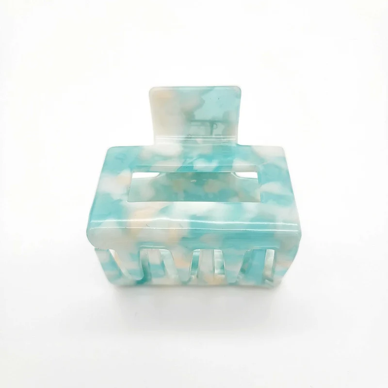 by Vivi Haarklammer "Square"