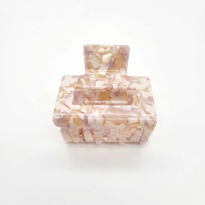 by Vivi Haarklammer "Square"