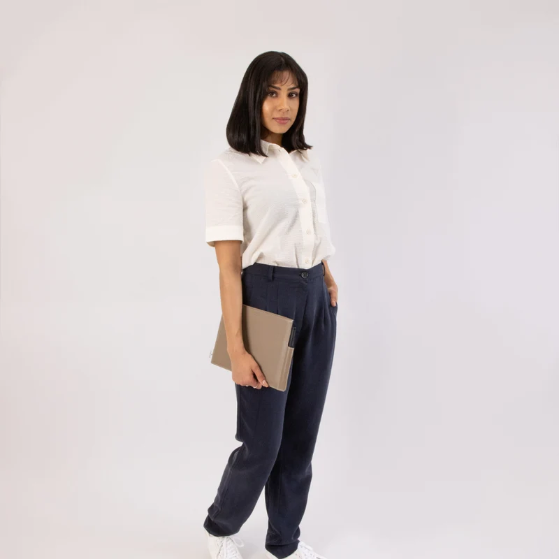 nuuwai Veganes Tablet Sleeve "IZZY"