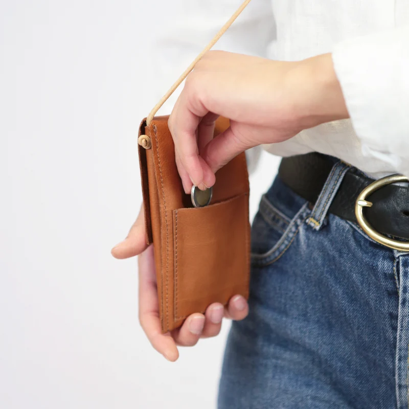 pikfine Leder-Handytasche "Minatou"