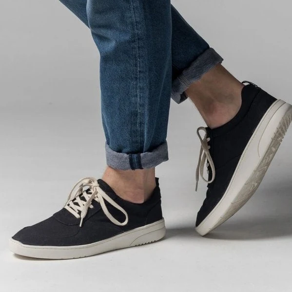MELA Sneaker