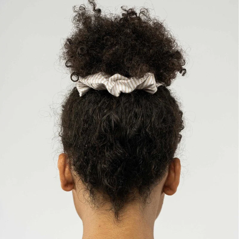 MELA Scrunchie Haargummi "AJITHA" - Beige Stripes