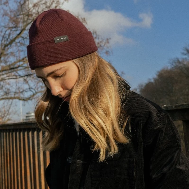 Rotholz Short Fine Merino Beanie - Burgundy