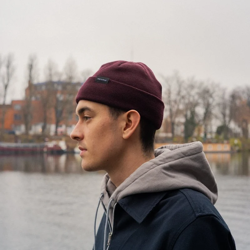 Rotholz Short Fine Merino Beanie - Burgundy