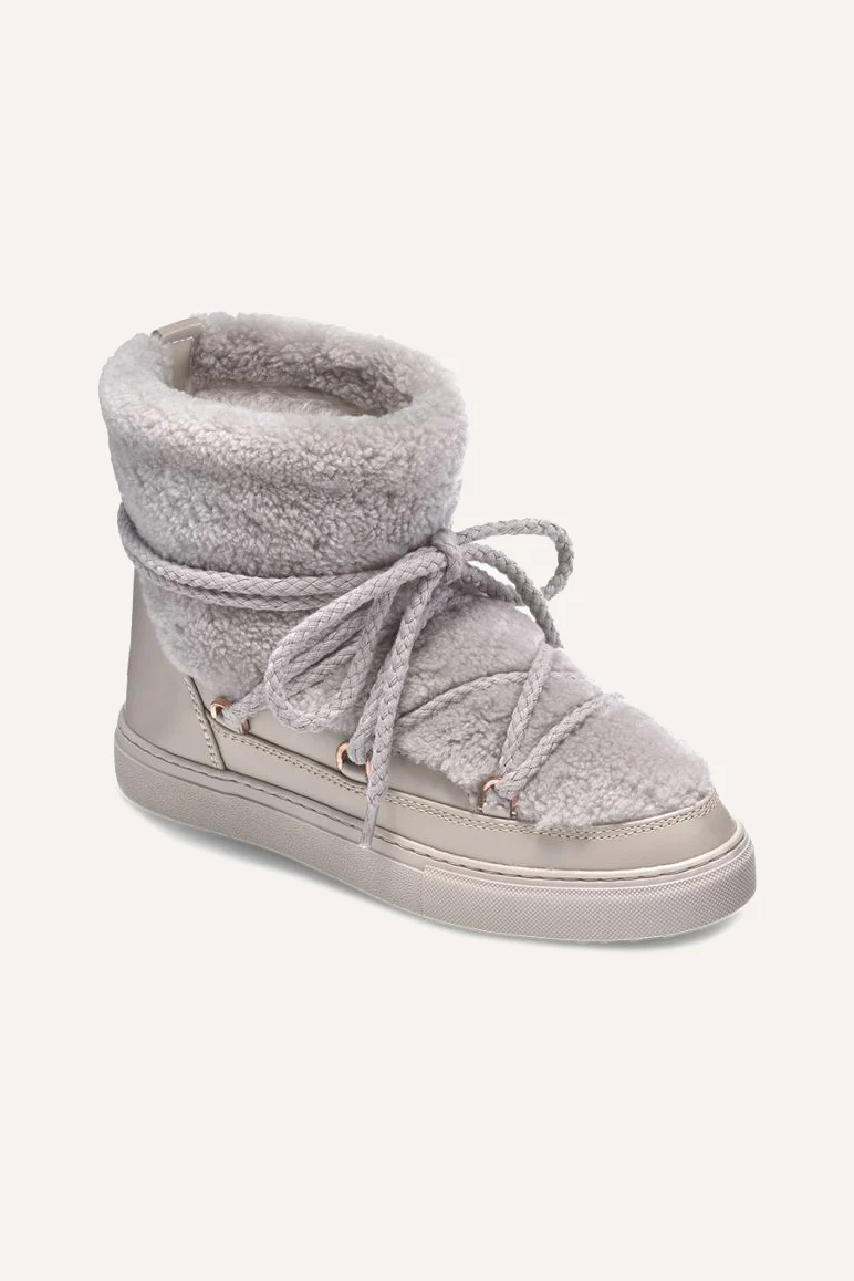 Boots Curly