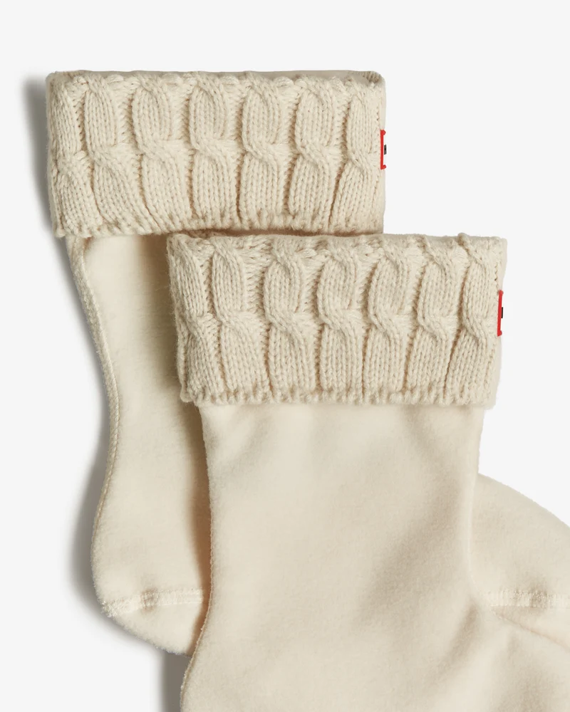 Recycled 6 Stitch Cable Cuff Short Stiefelsocken Weiß (Unisex)