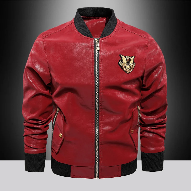 Herren Lederoptik-Bomberjacke im Aviator-Stil mit Stickabzeichen, Rippbündchen und Metallreißverschluss Nord Taschen