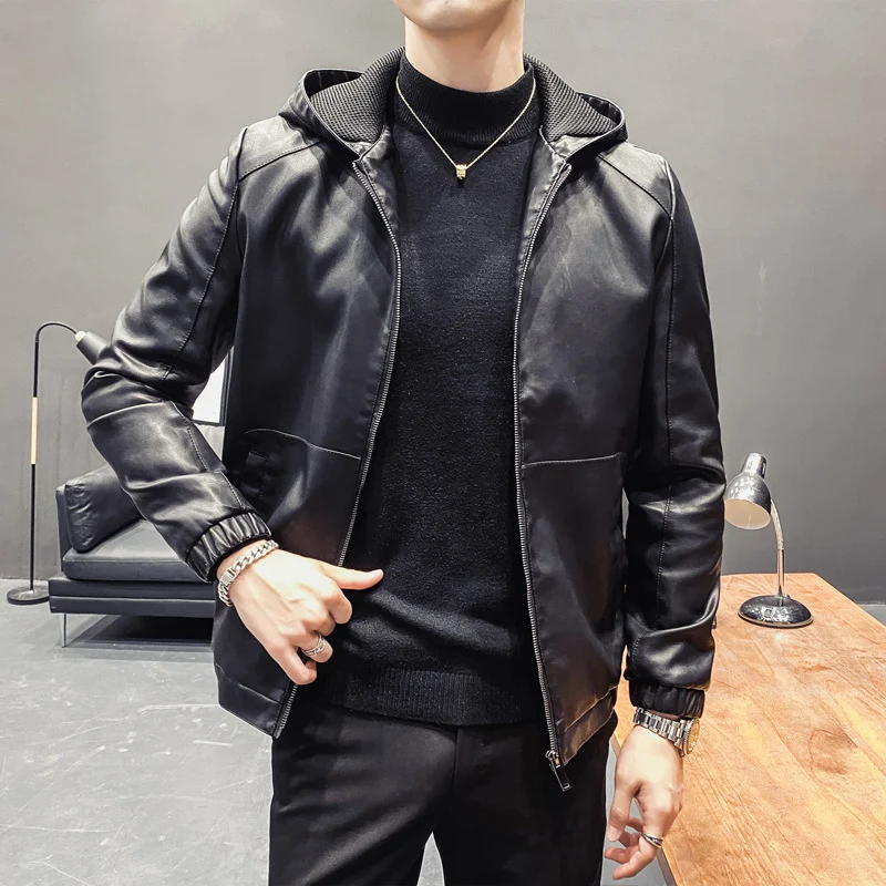 Herren Lederimitat-Kapuzenblouson mit Mesh-Innenkapuze, schmaler Silhouette und durchgehendem Reißverschluss Nord Taschen