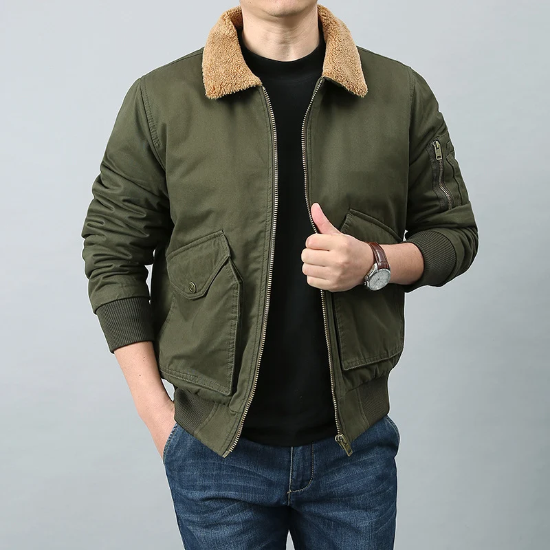 Herren Kurzschnitt Bomberjacke im Pilotenstil mit Teddykragen, Utility‑Taschen und gerippten Bündchen Nord Taschen