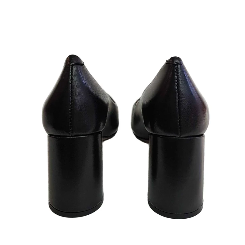 Milliways, spitze Nappalederpumps in Schwarz