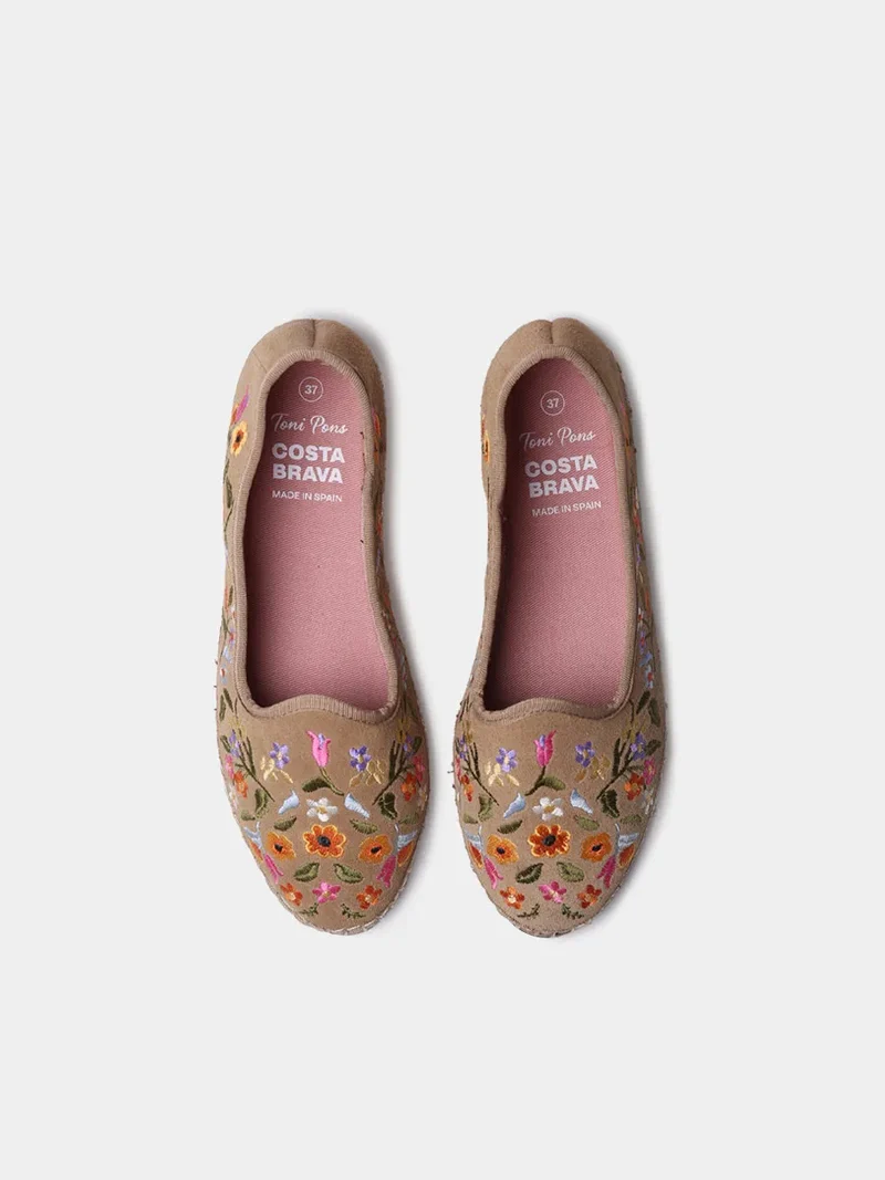 Bailarina de mujer en serraje con flores bordadas | PERALADA