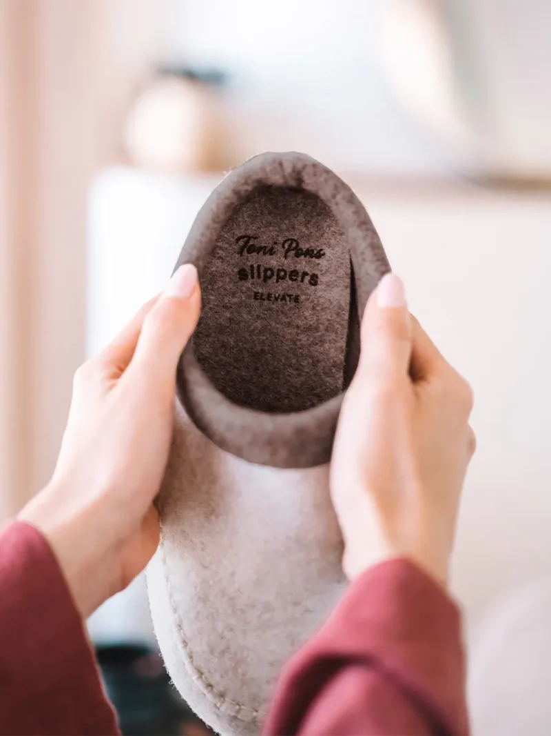 Slippers destalonadas en fieltro con cuña para mujer | ALBONS