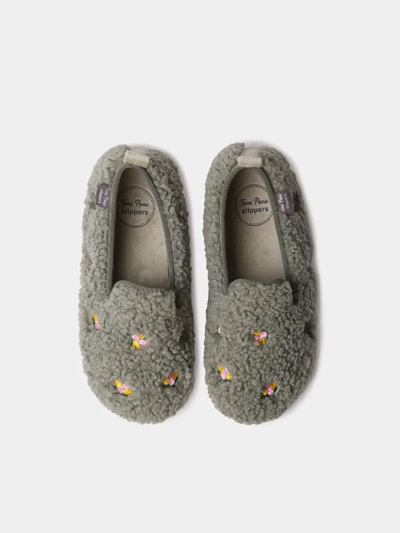 Zapatilla tipo babucha con motivos bordados para mujer | MAILY-BB