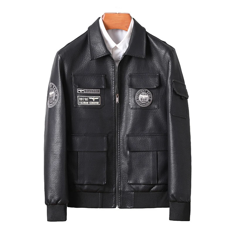Herren Kunstleder-Fieldbomberjacke im Pilotenstil mit Patch‑Applikationen und Frontklappentaschen Nord Taschen