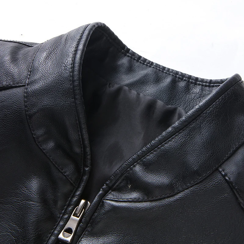 Herren Kunstleder-Blouson im Slim-Fit mit feiner Narbung, Stehkragen und verdecktem Reißverschluss Nord Taschen