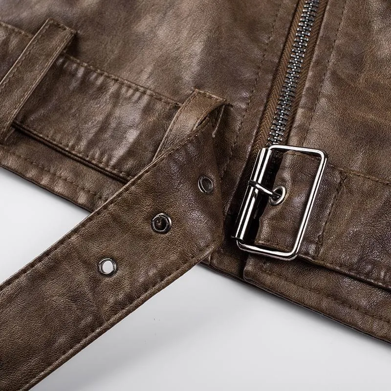 Herren Kunstleder-Bikerjacke mit Schultersteppungen, asymmetrischem Reißverschluss und verstellbarem Taillengürtel Nord Taschen