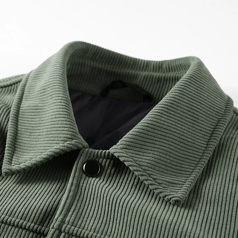 Herren Kordjacke mit gestepptem Innenfutter, zwei Brusttaschen und Druckknopfverschluss Nord Taschen