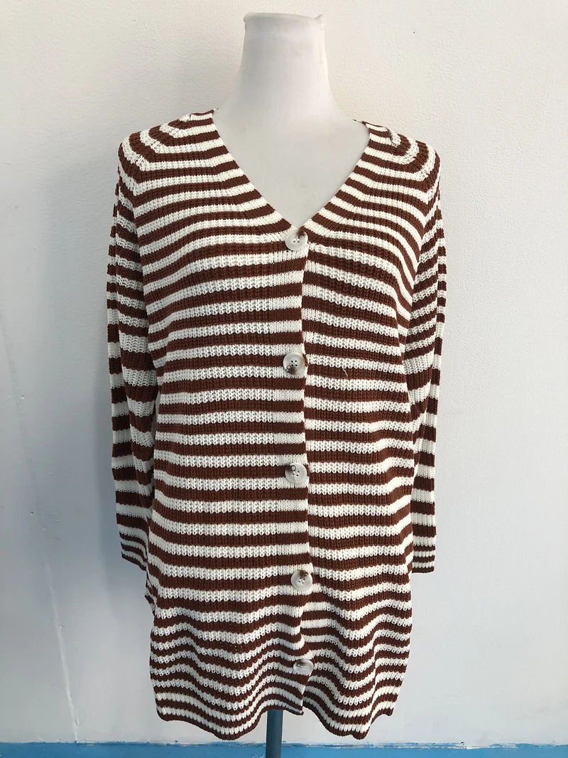 Damen gestreifte oversized Strickjacke mit V-Ausschnitt und Knopfleiste Nord Taschen