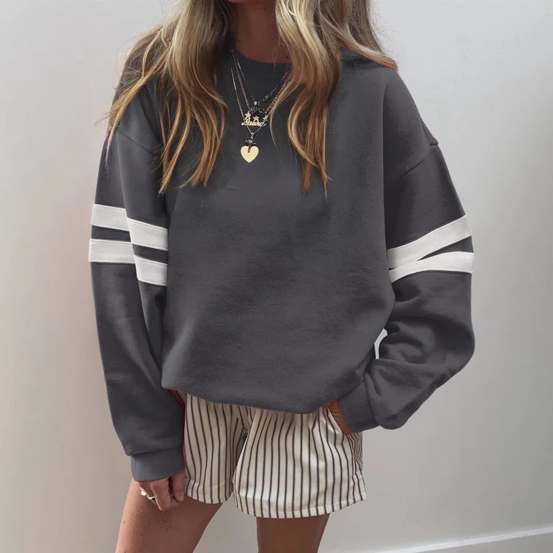 Damen Weit geschnittenes Sweatshirt mit Kontraststreifen an den Ärmeln Nord Taschen