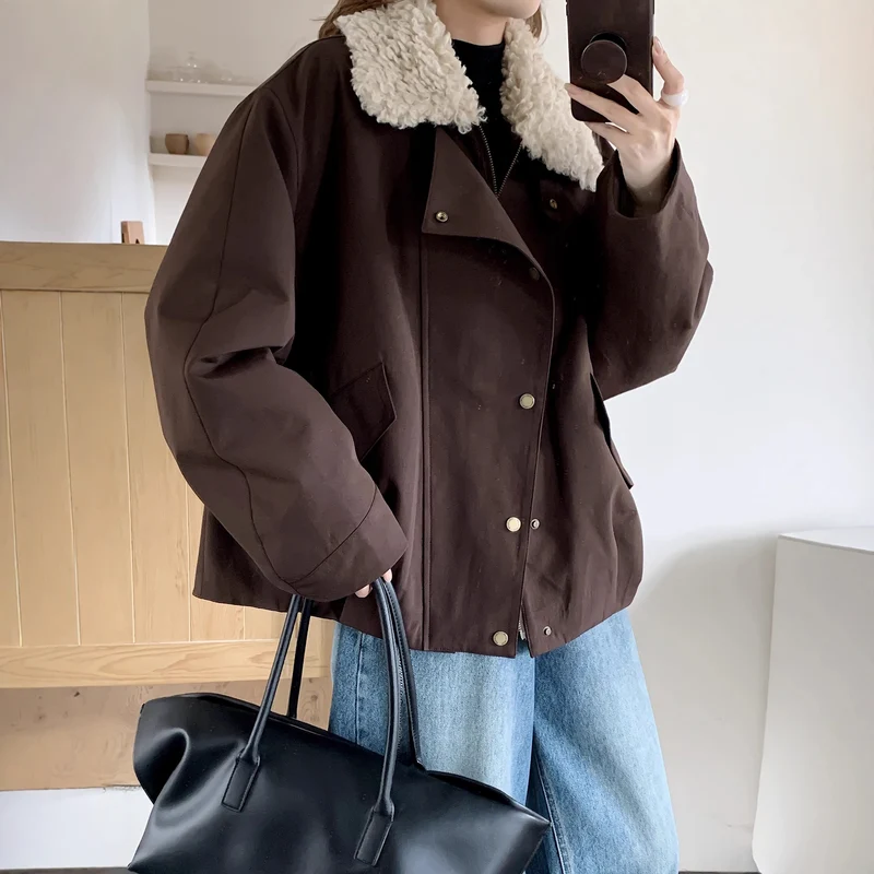 Damen Oversize-Utilityjacke mit hohem Teddykragen und Druckknopfleiste Nord Taschen