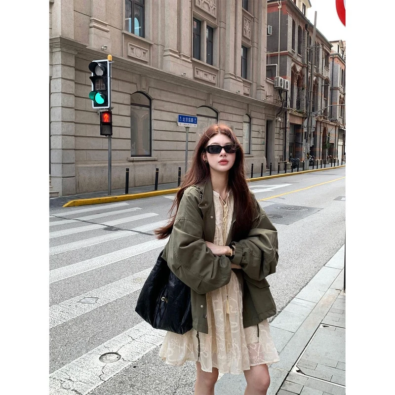 Damen Oversize Utility-Jacke mit Ballonärmeln und Kordelzug Nord Taschen