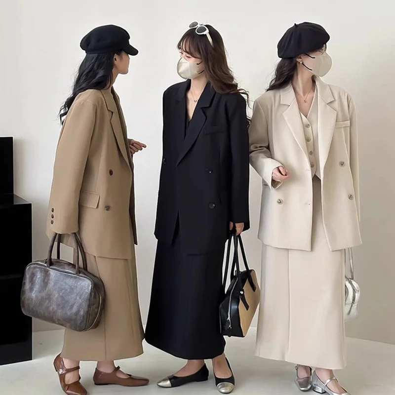 Damen Oversize-Sakko mit kastiger Weste und knöchellangem Midirock Nord Taschen