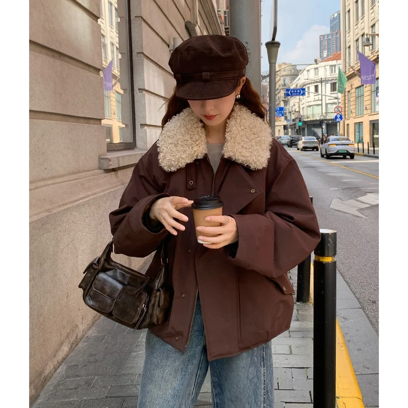 Damen Oversize-Kurzjacke mit Teddykragen und Pattentaschen Nord Taschen